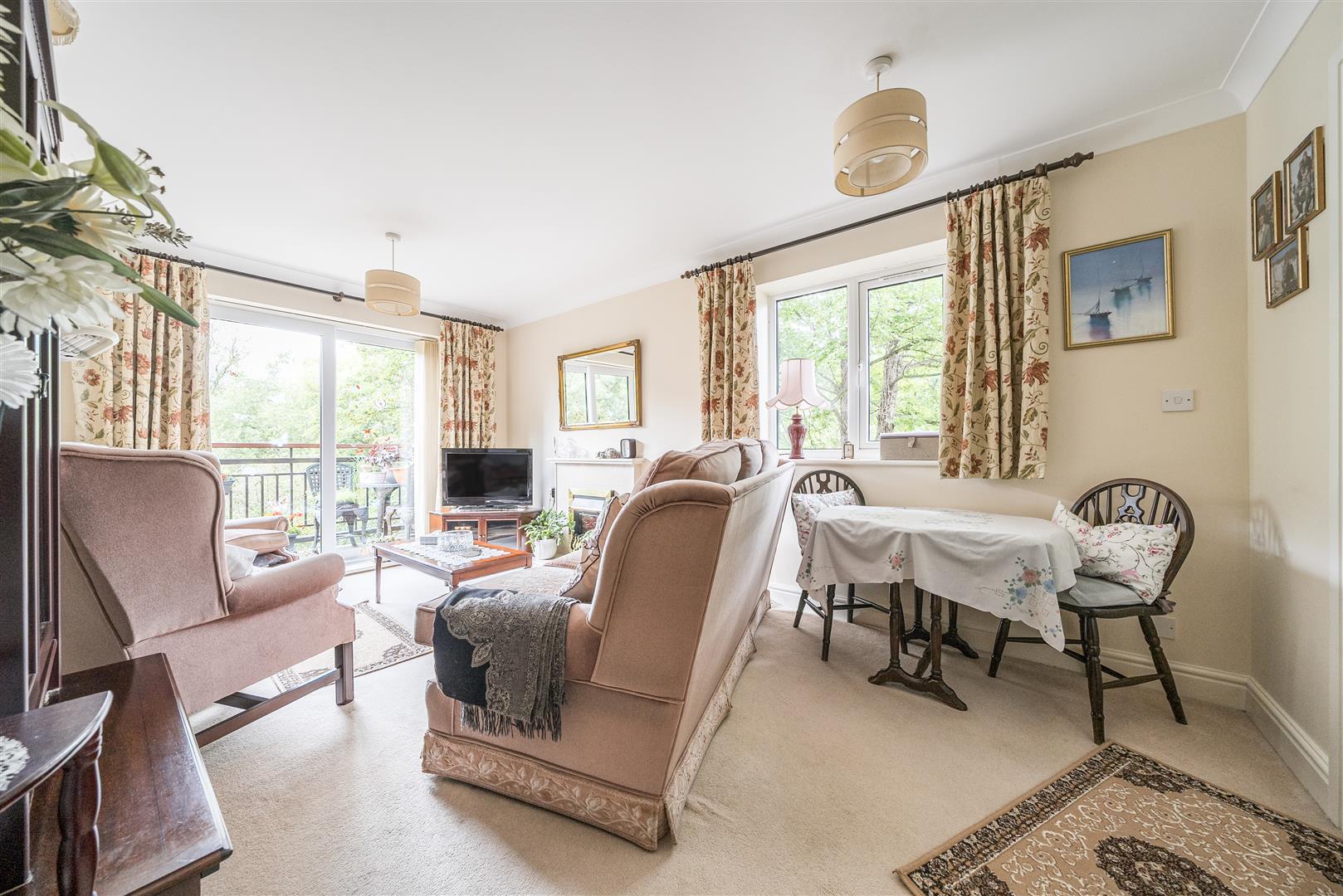 Property Image 0c94787b-0c75-42fa-b22f-57e8e5c8c182