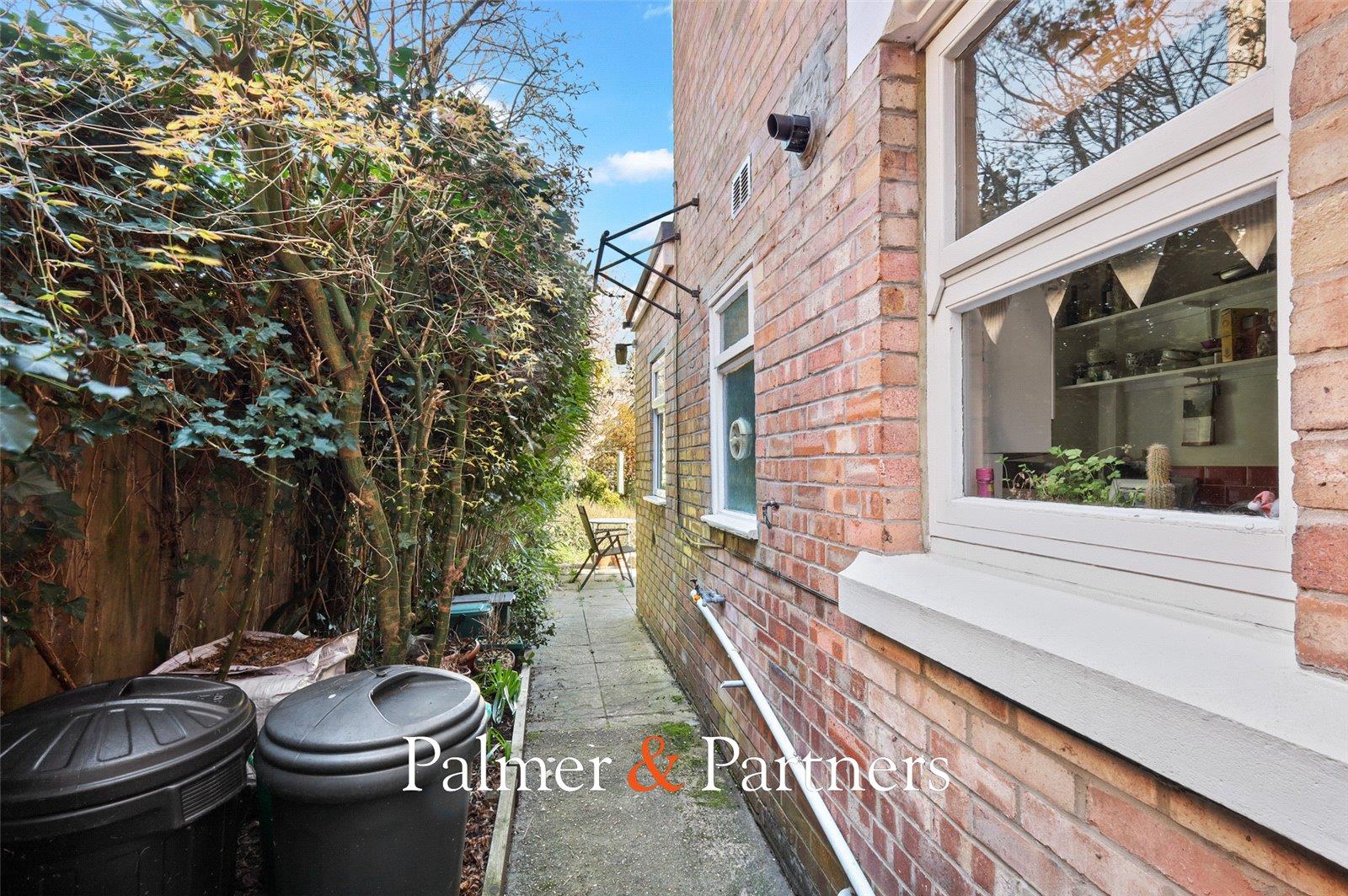 Property Image 0cb0533c-fc87-4485-9f95-010cb6c3d835