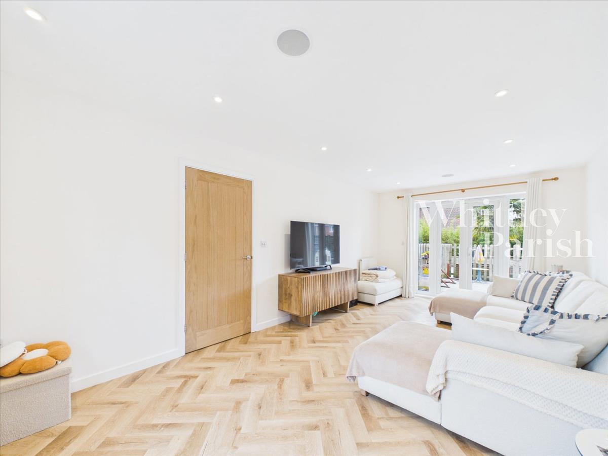 Property Image 0cb7cc24-9b68-421a-9aef-bcc62a71a969