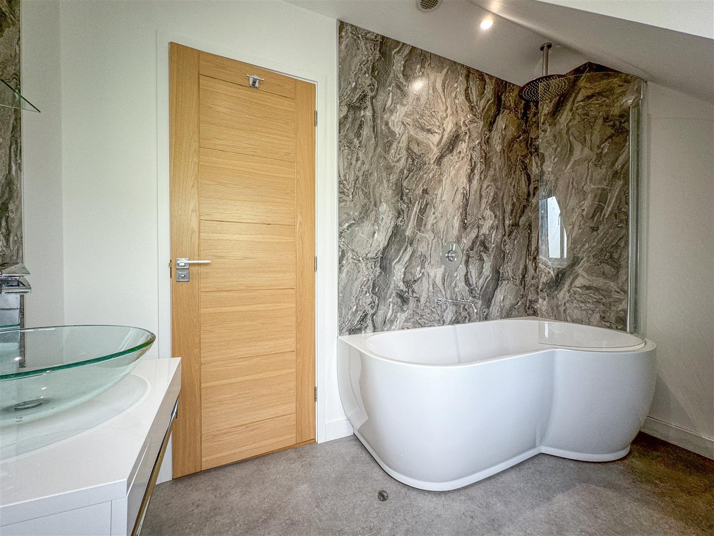 Property Image 0cf2dc8f-f40f-46ff-a49c-821c819942ae