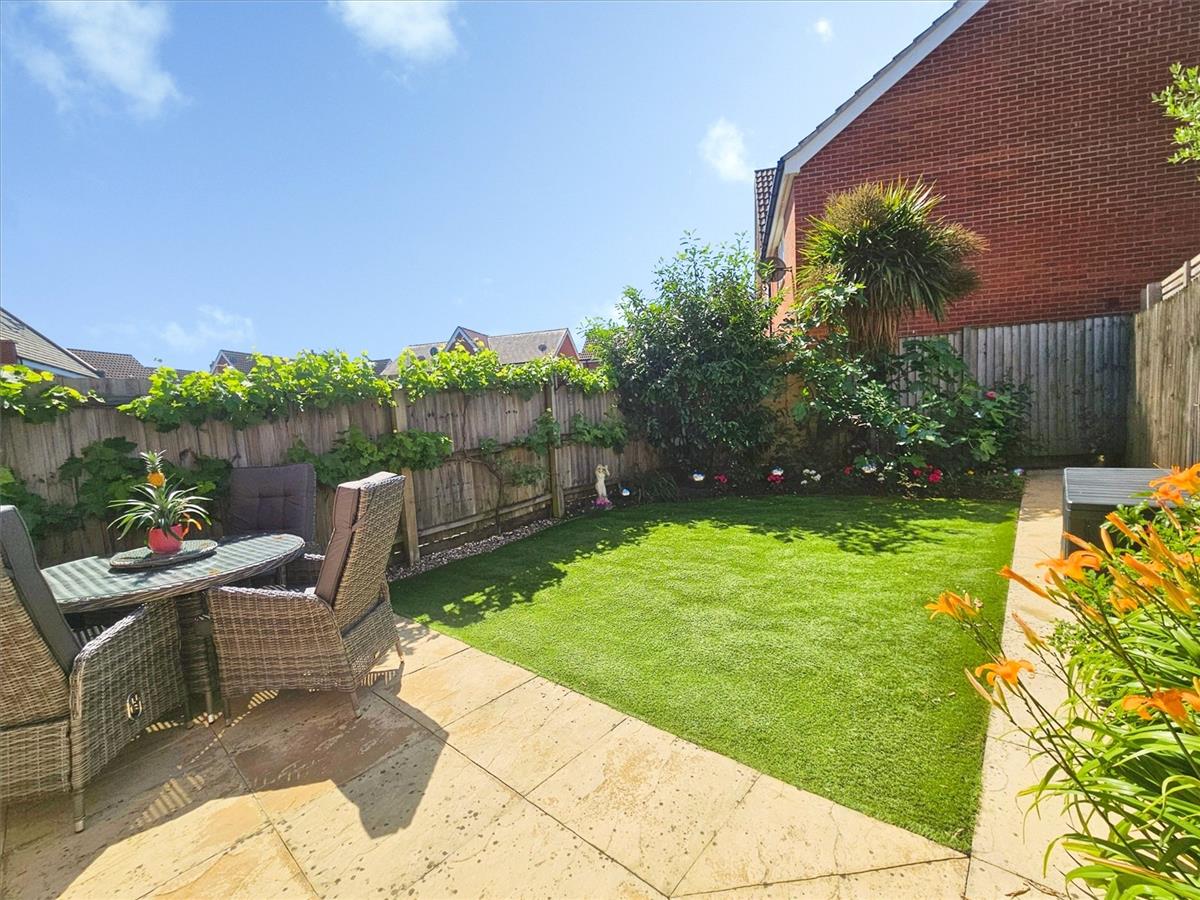 Property Image 0cf5e56f-728d-4aa6-80de-aea3dcadef34