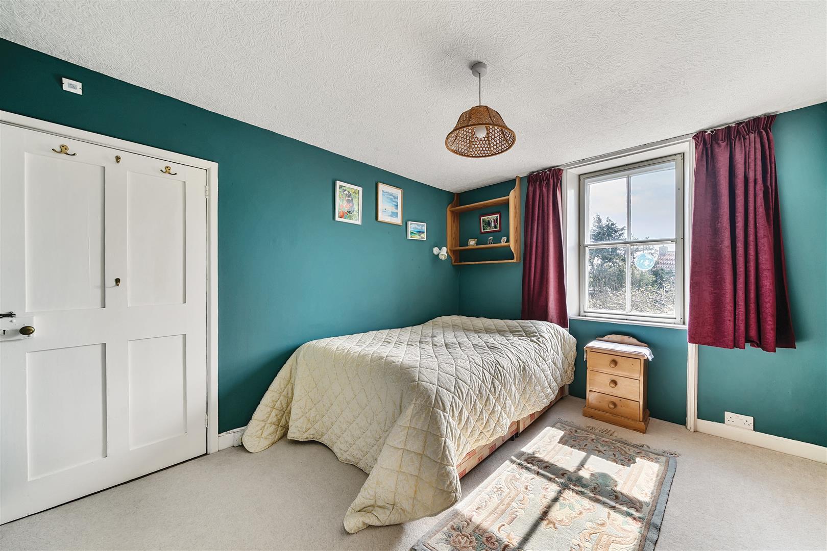 Property Image 0cf878f7-fa9e-4276-8e7d-e2181088e3db