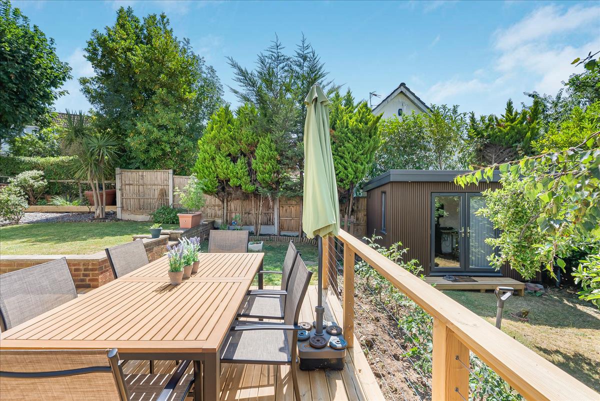 Property Image 0d039412-afaf-4392-89fc-805b1250fde9