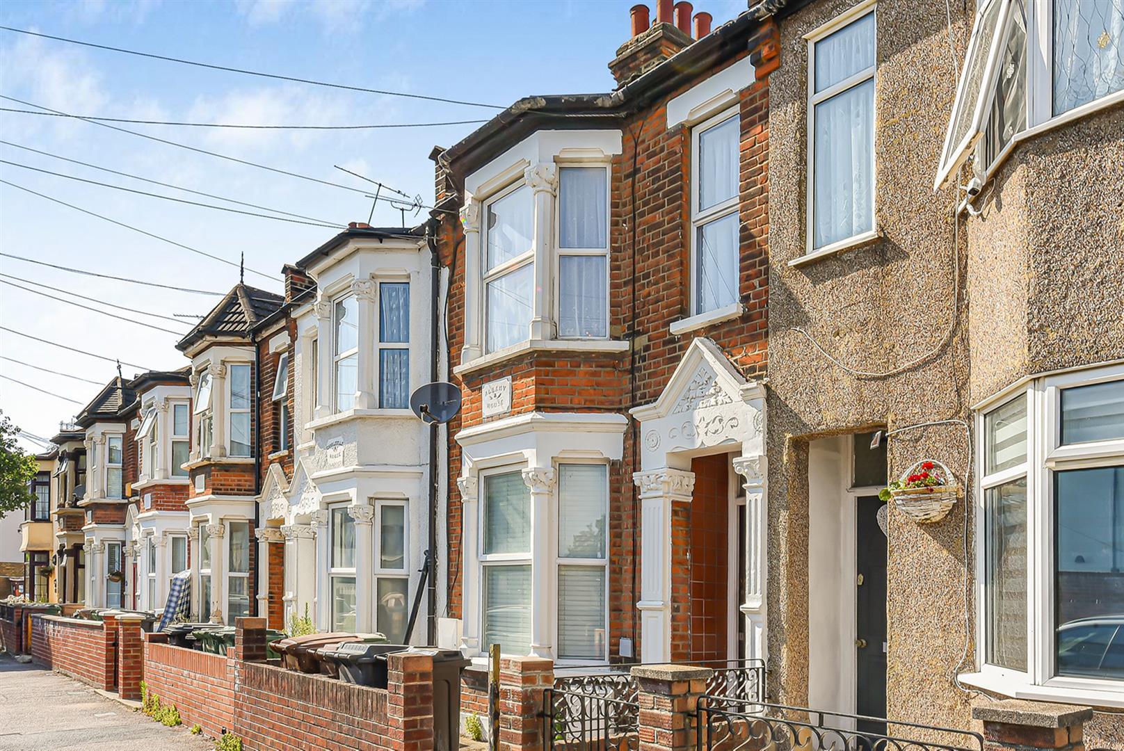 Property Image 0d272f99-35b4-48b6-bba8-68e2b2d970bd