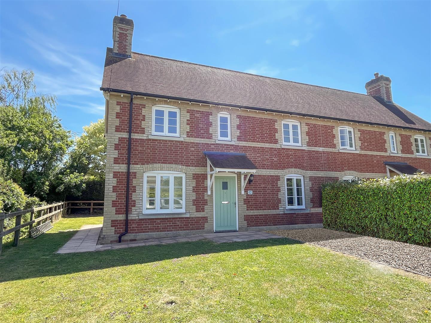 Property Image 0d307610-feeb-48fd-a270-2f13c2d6ba87