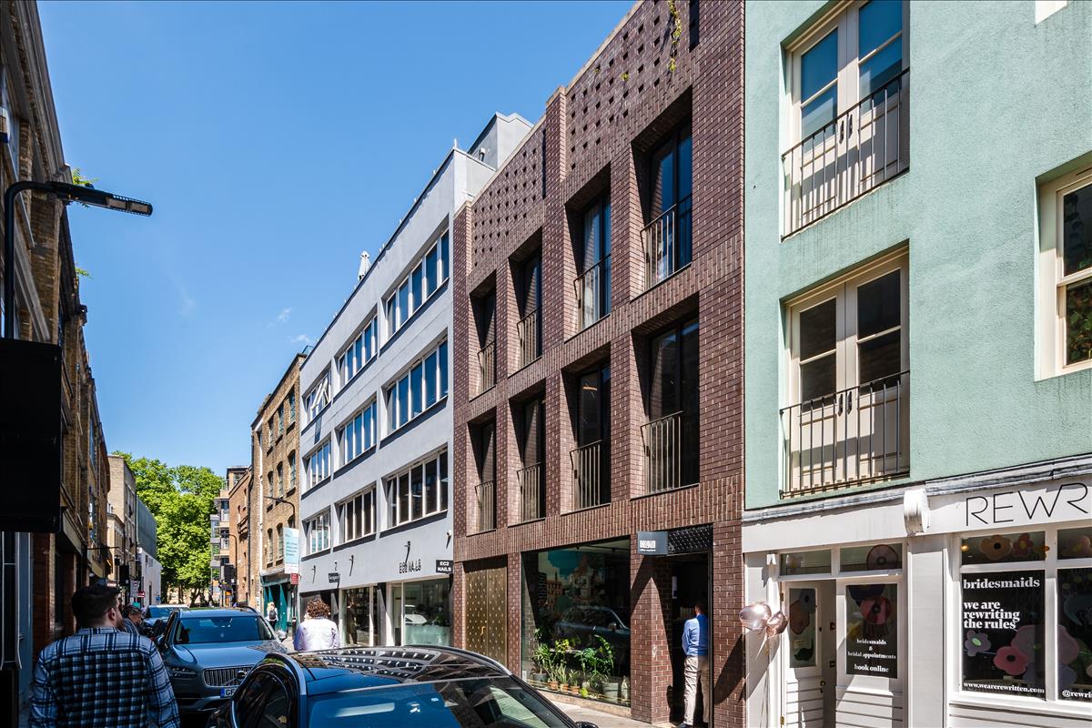 Three bedroom penthouse apartment for rent on Charlotte Road EC2A