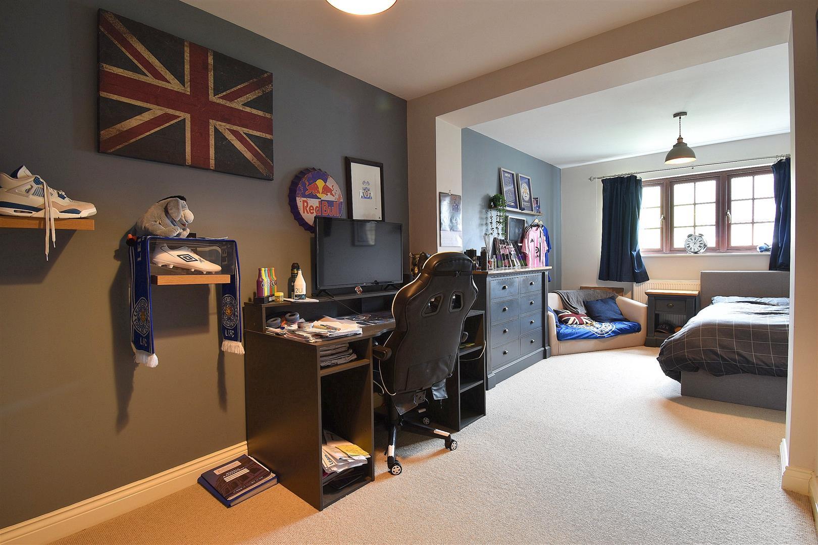 Property Image 0d51b006-6736-4575-acd8-ebbe1a56c33e
