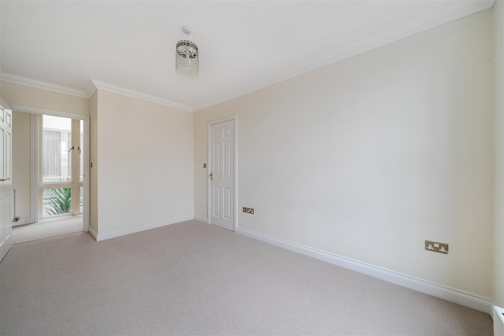 Property Image 0d558485-3c86-4435-a35d-63a53c4aec34