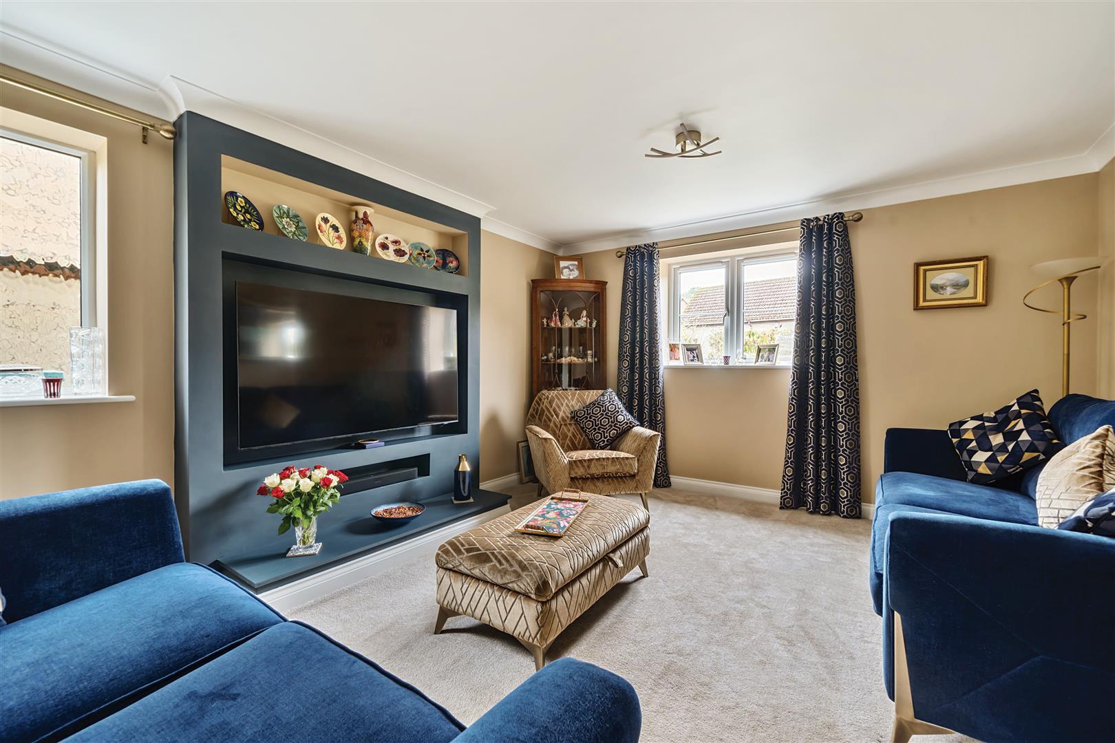 Property Image 0d658280-3ffa-4210-bed0-8e8ab72e5f76
