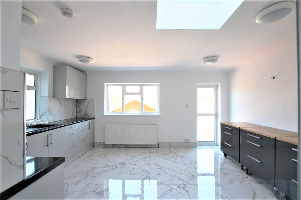 Property Image 0d75f9fb-580c-497e-abda-92f9392291b6
