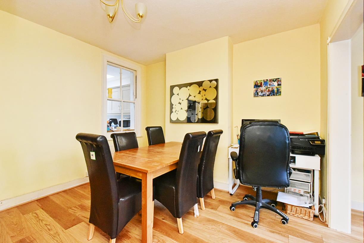Property Image 0d8286a0-0b47-4ab7-93cd-6de0d229df47