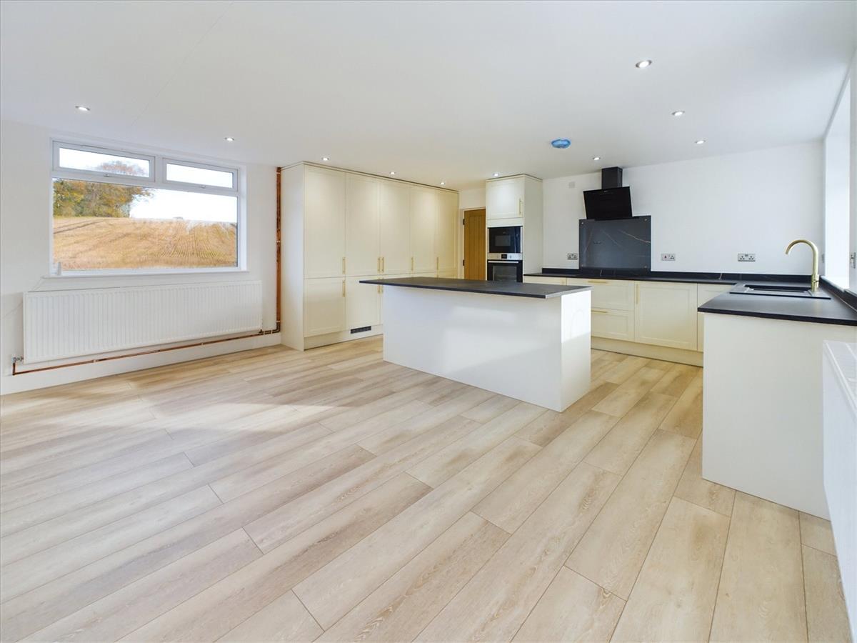 Property Image 0d848d49-e0d9-4e61-90e6-658e888b604e