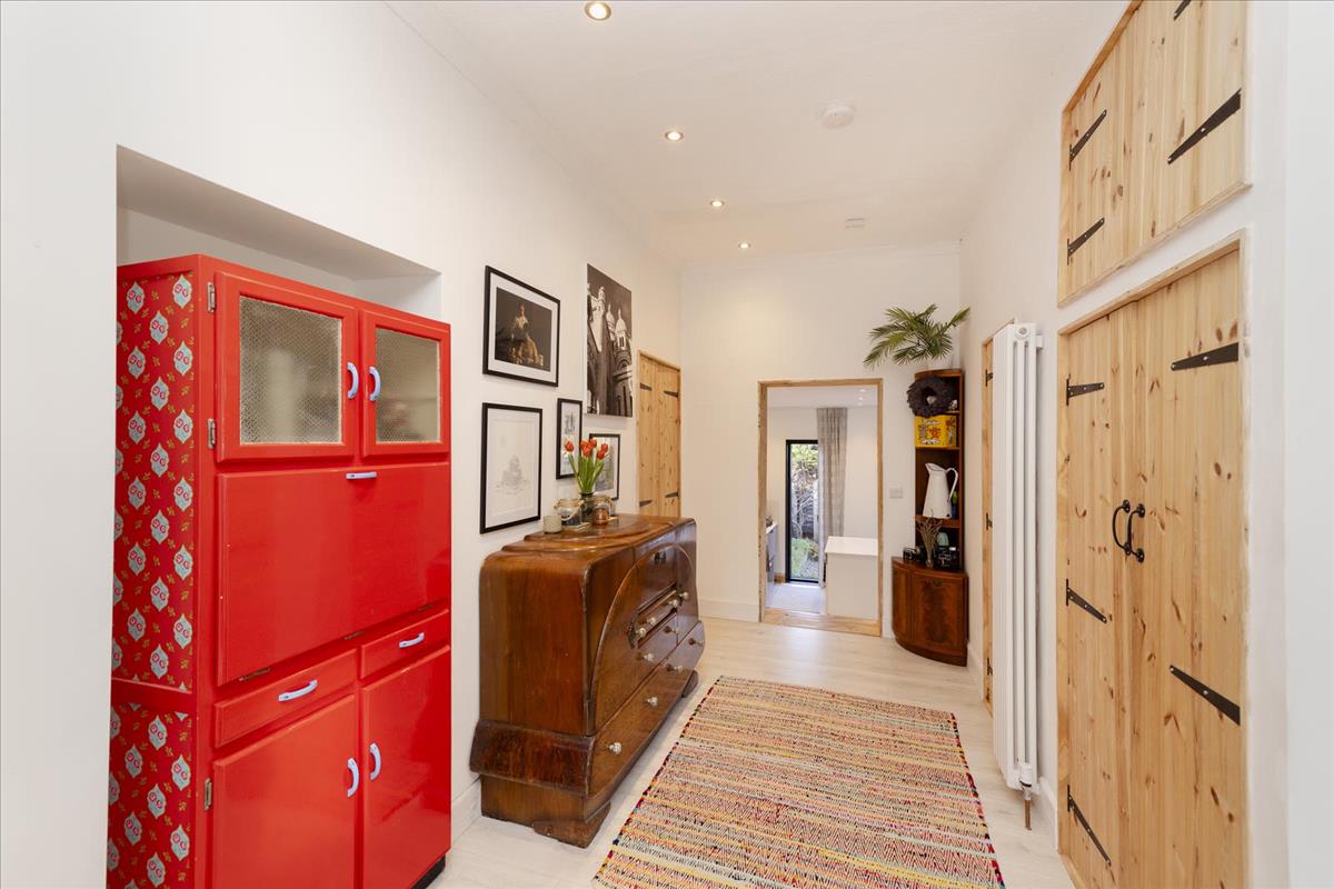 Property Image 0d84c94e-3192-4704-9905-064410c3b6d1