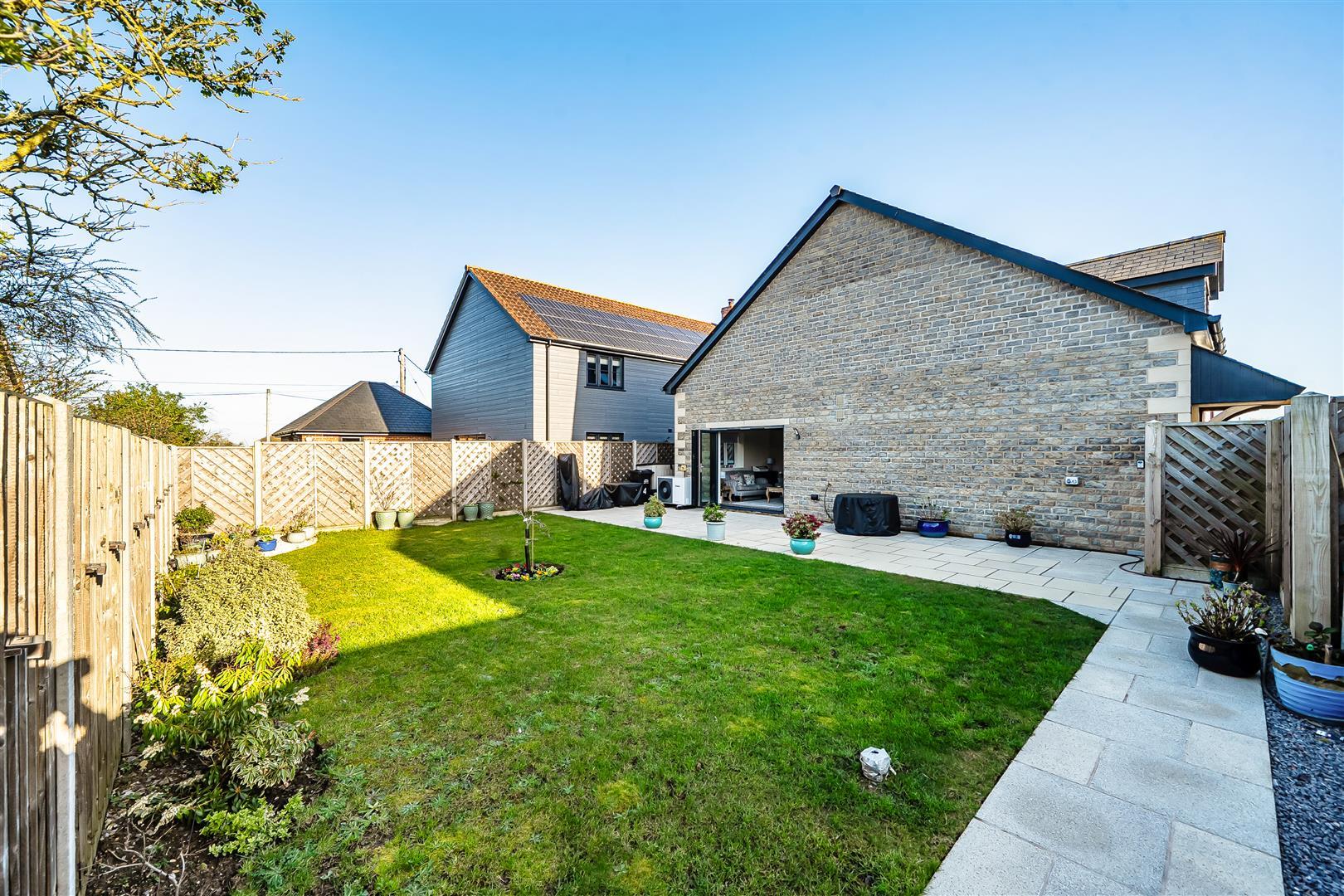 Property Image 0d859a11-a41b-4470-9b8c-48a4c56638f6