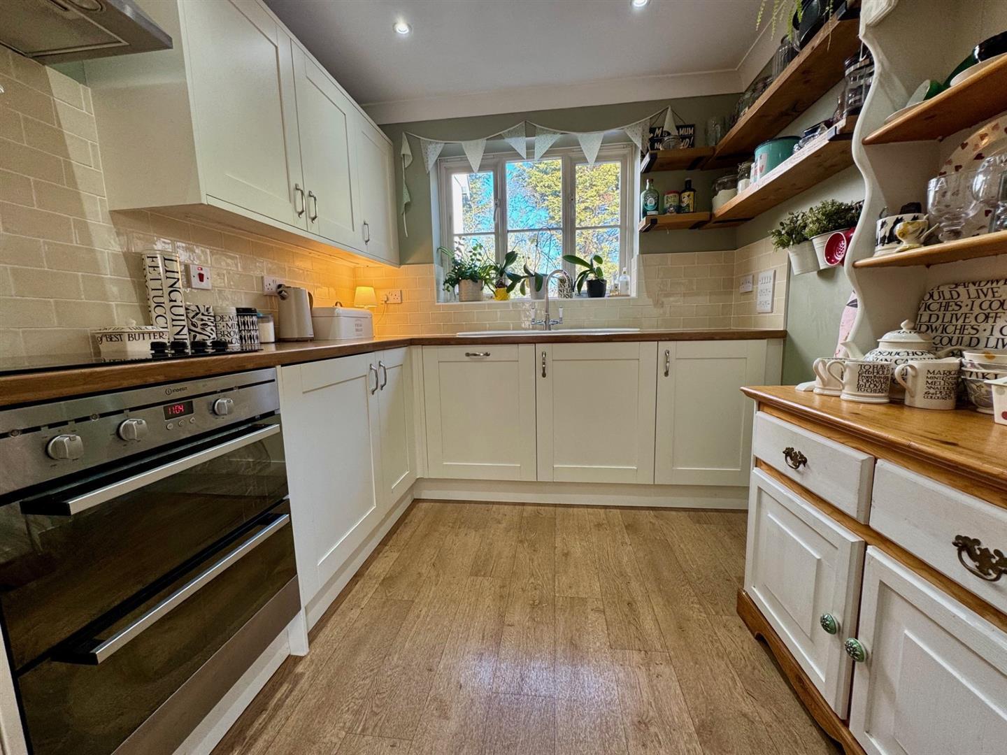 Property Image 0d98f950-be76-4a19-86b0-53028733a1ee