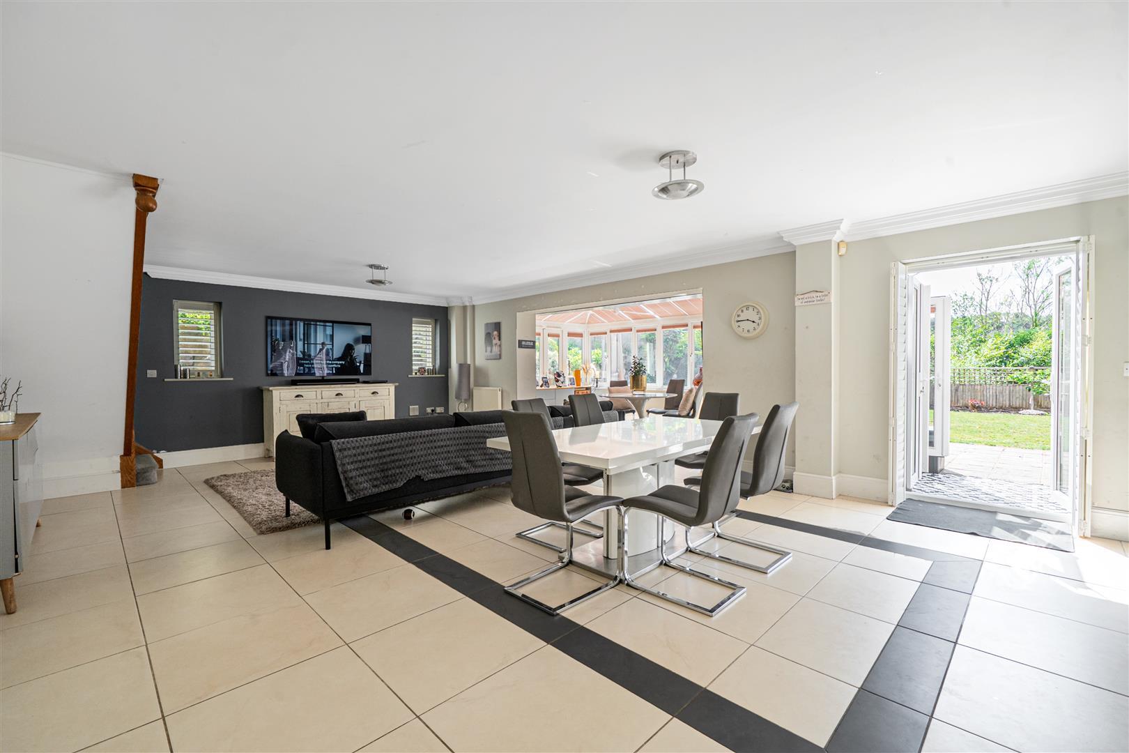 Property Image 0d9c8652-3b33-43d0-b855-9ef3c4ab294f