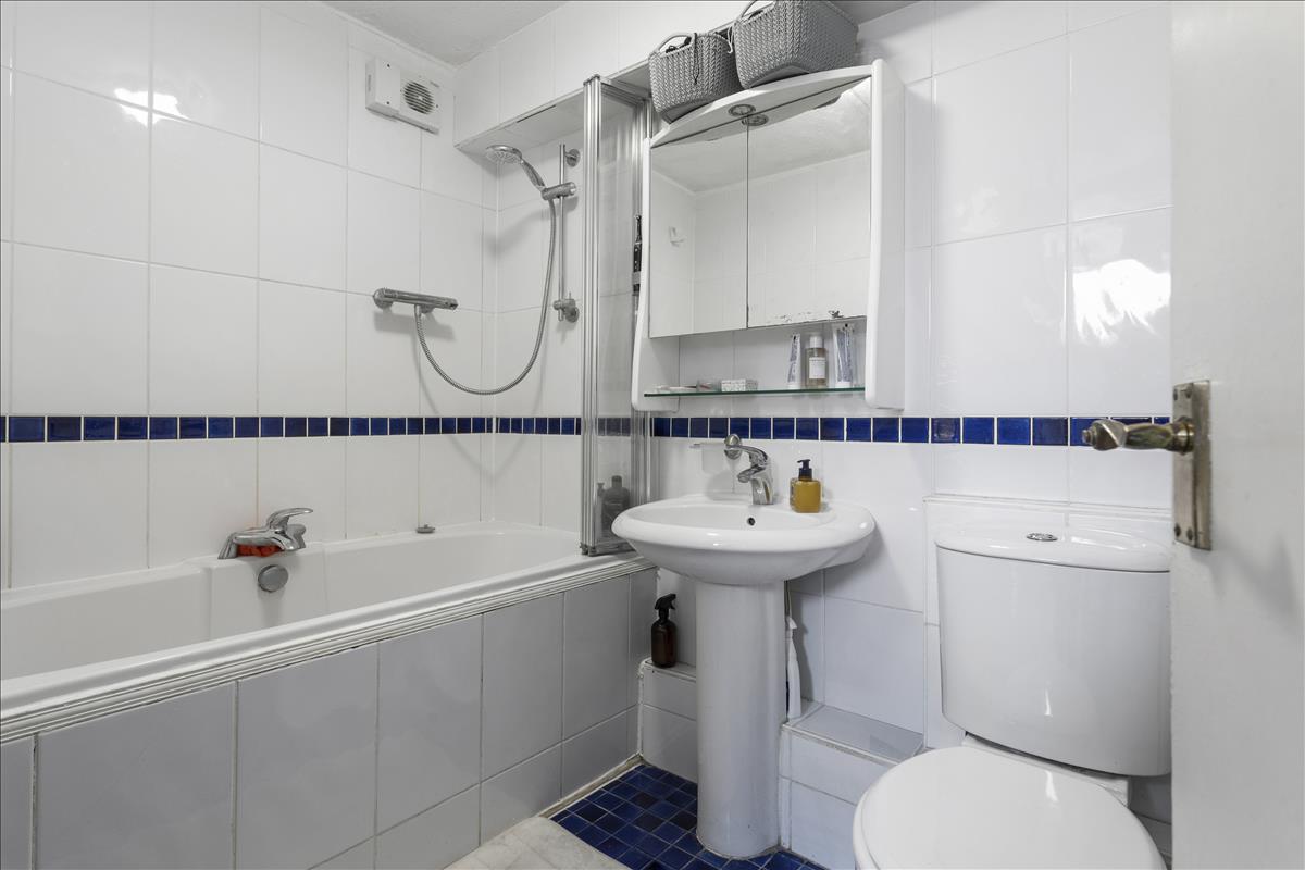Property Image 0dae935b-5858-4e4a-8350-f12e82b896e3