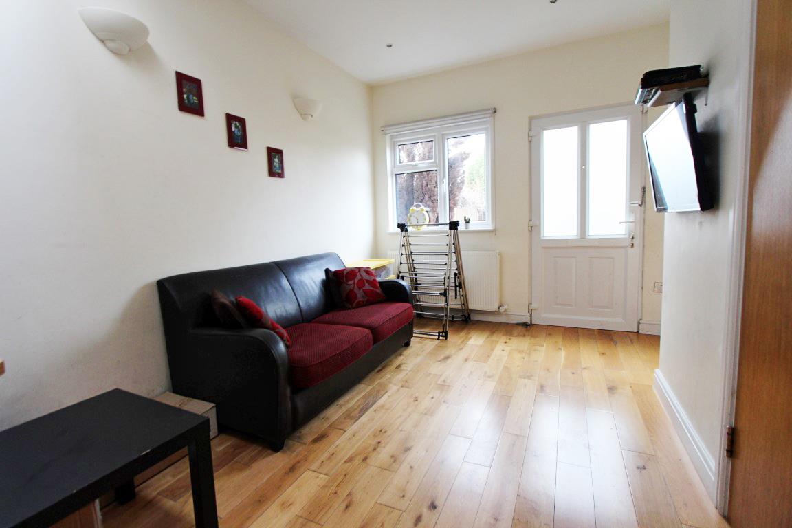 Property Image 0dcbd004-6c2f-4b3a-9c0d-db8d74534c7d