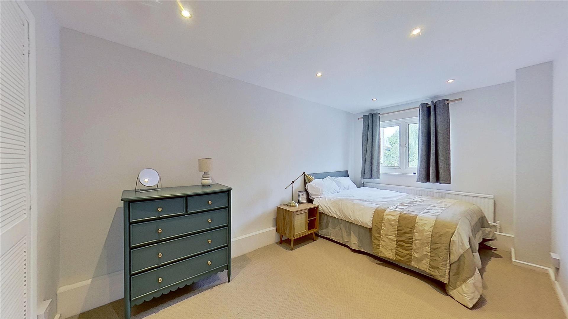 Property Image 0e1dd7d8-c8a3-4ca4-b25e-708002ed590f
