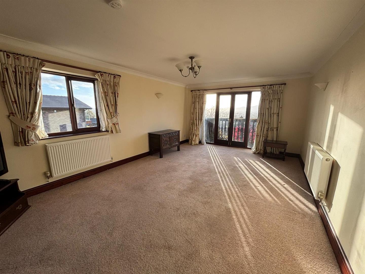 Property Image 0e2f5a05-a58a-4965-976c-3c4a5c9baf62