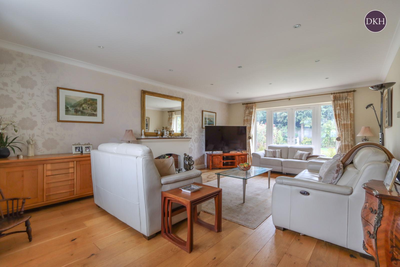 Property Image 0e326dee-000e-41ca-a310-d562dbebe9f1