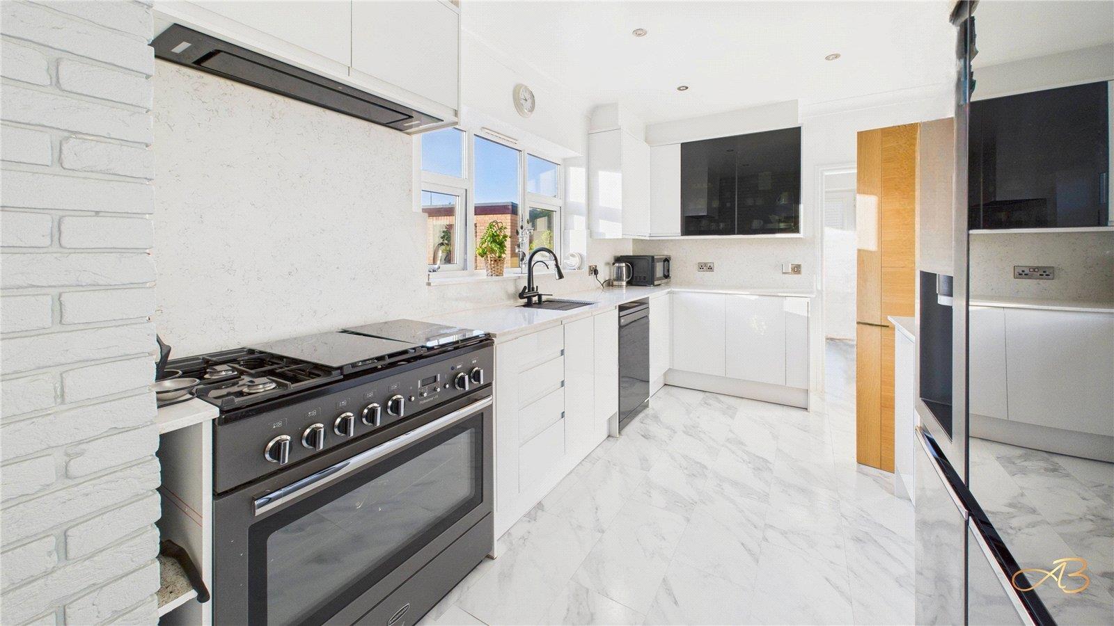 Property Image 0e391f0d-73a6-435f-afeb-02f6da7abb23