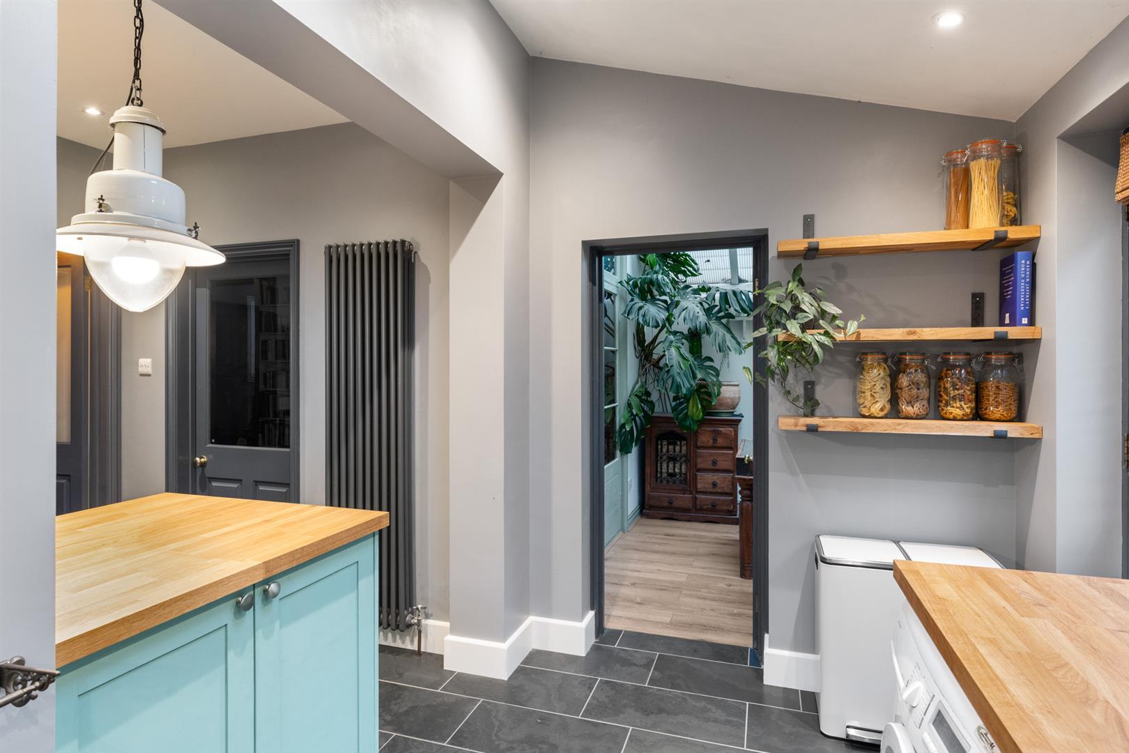 Property Image 0e5ca0d4-2410-41aa-9615-f322d7b846f5