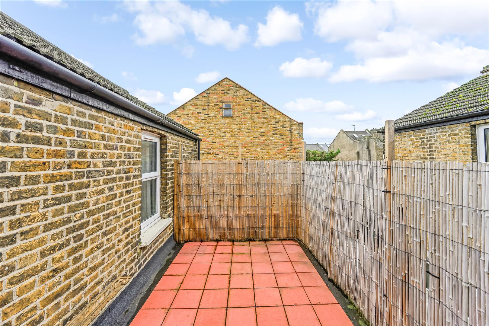 Property Image 0e701340-6dde-4252-9de3-9dd7105a8262