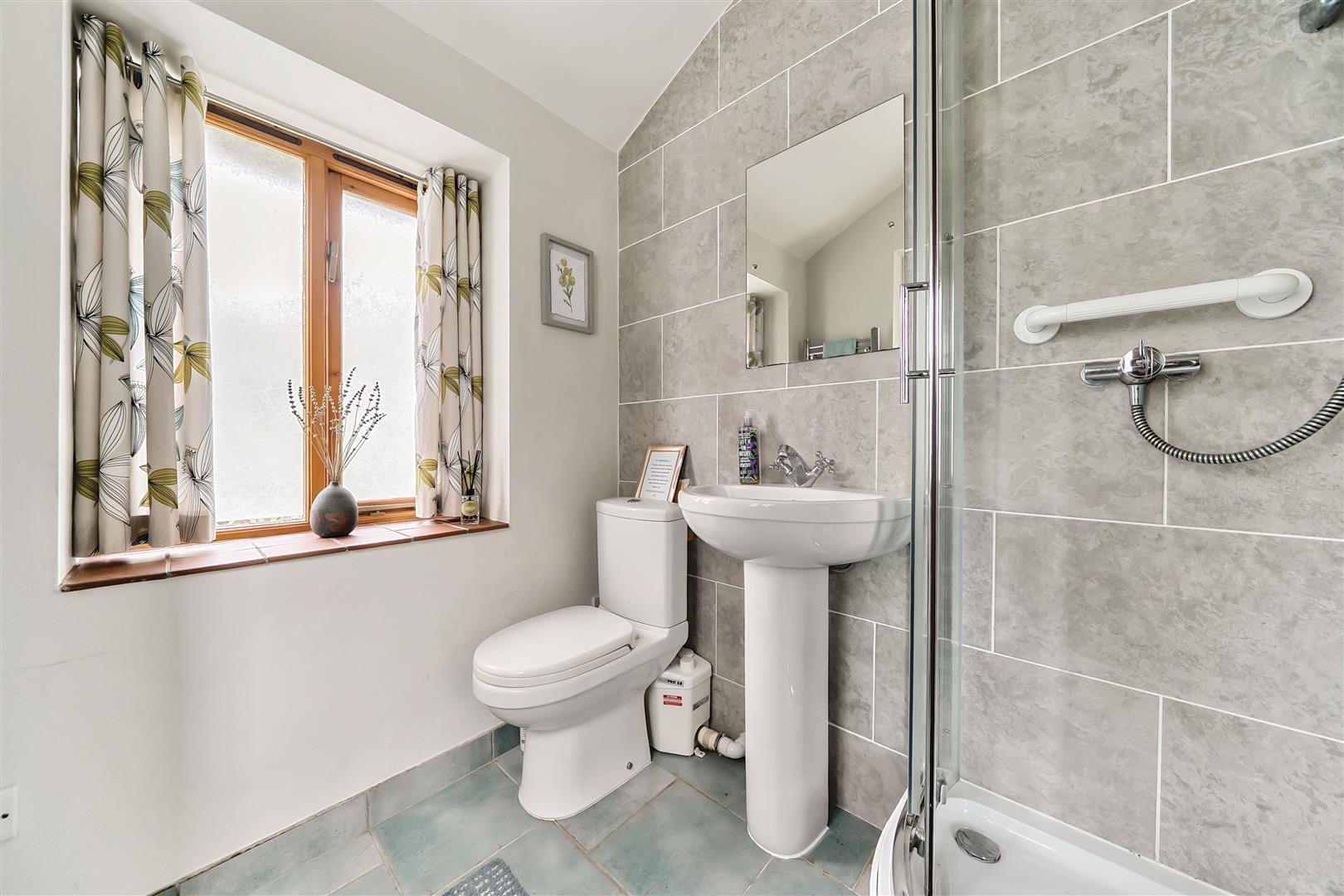 Property Image 0e738653-8b6c-44a4-9a72-cf537f1f8363