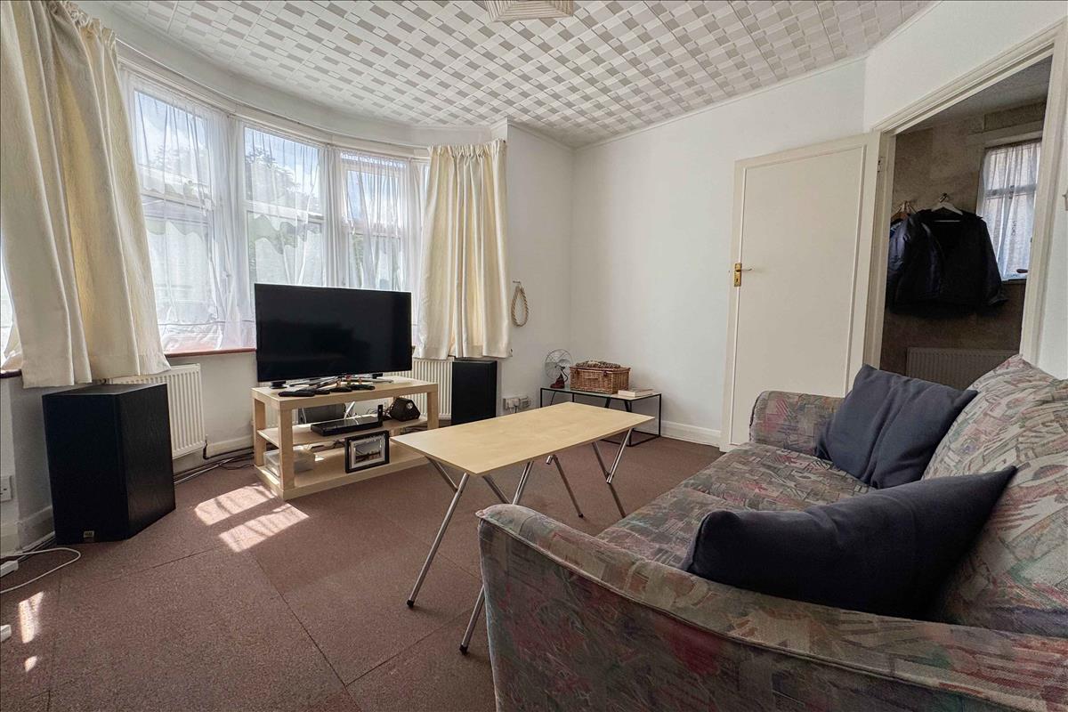 Property Image 0e73917b-d96d-4dd0-8bd2-e3f5abe7df62