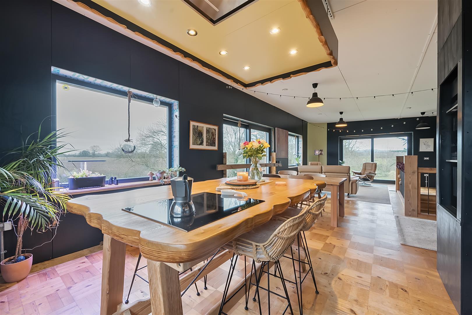 Property Image 0e743ce9-5302-4cb6-873c-b6767afcaea0