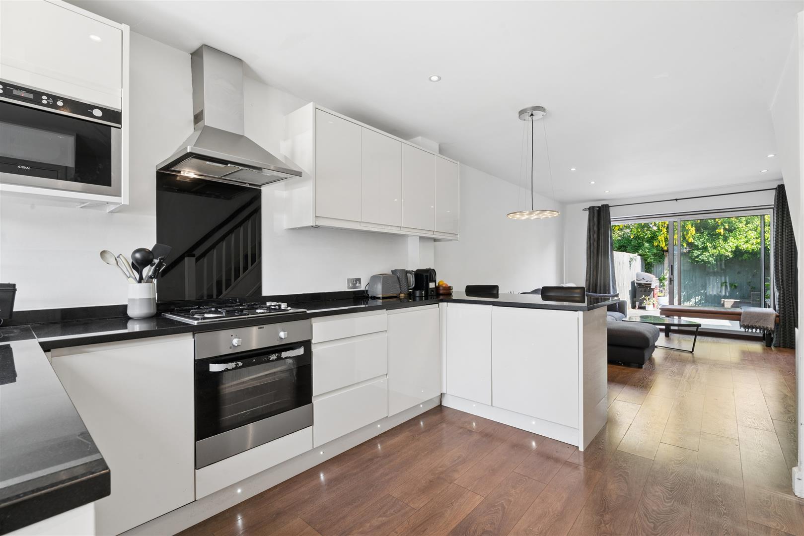 Property Image 0e797e36-e5af-4b86-989a-57f8813b896a