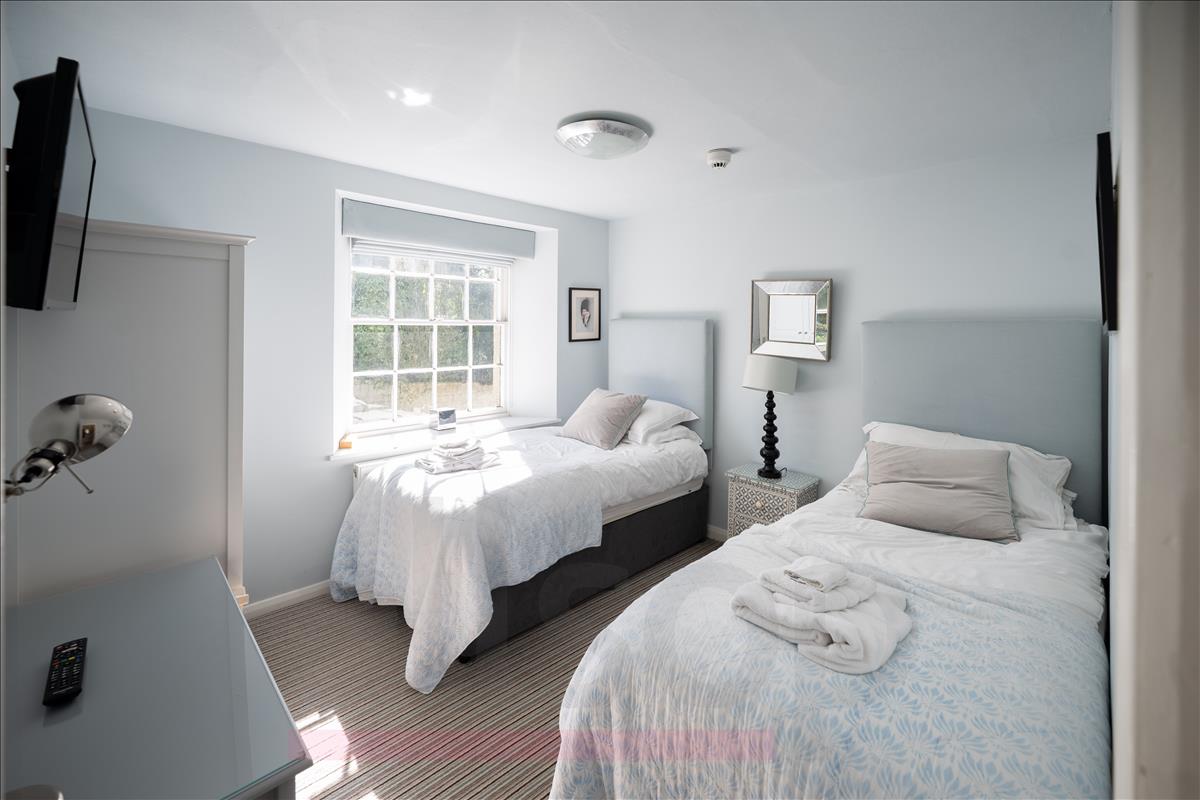 Property Image 0e97e346-3a4d-4189-8456-aa438d4ee178