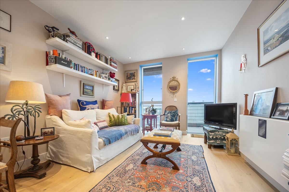 Property Image 0e9d423f-8920-43de-9124-0e8a4d2f2224