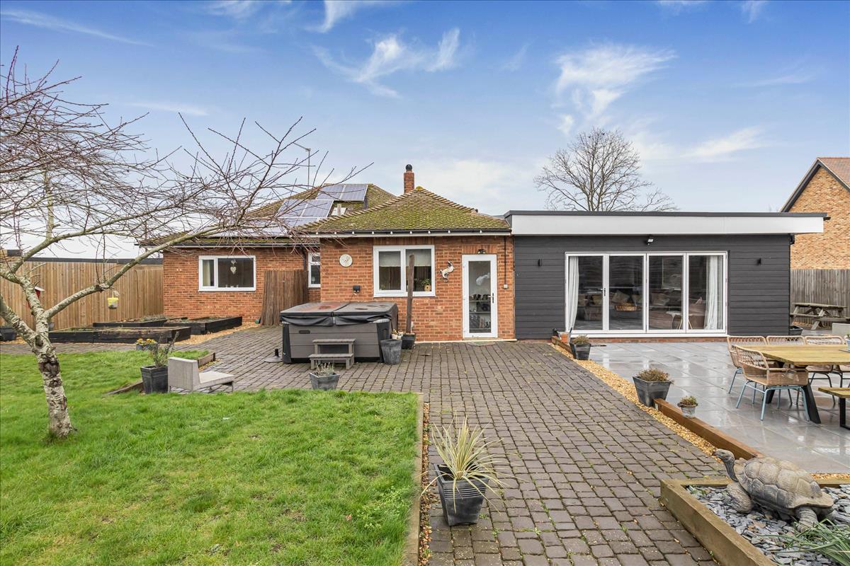 Property Image 0eb38810-0f70-499a-bf1f-180c3dbda1ea