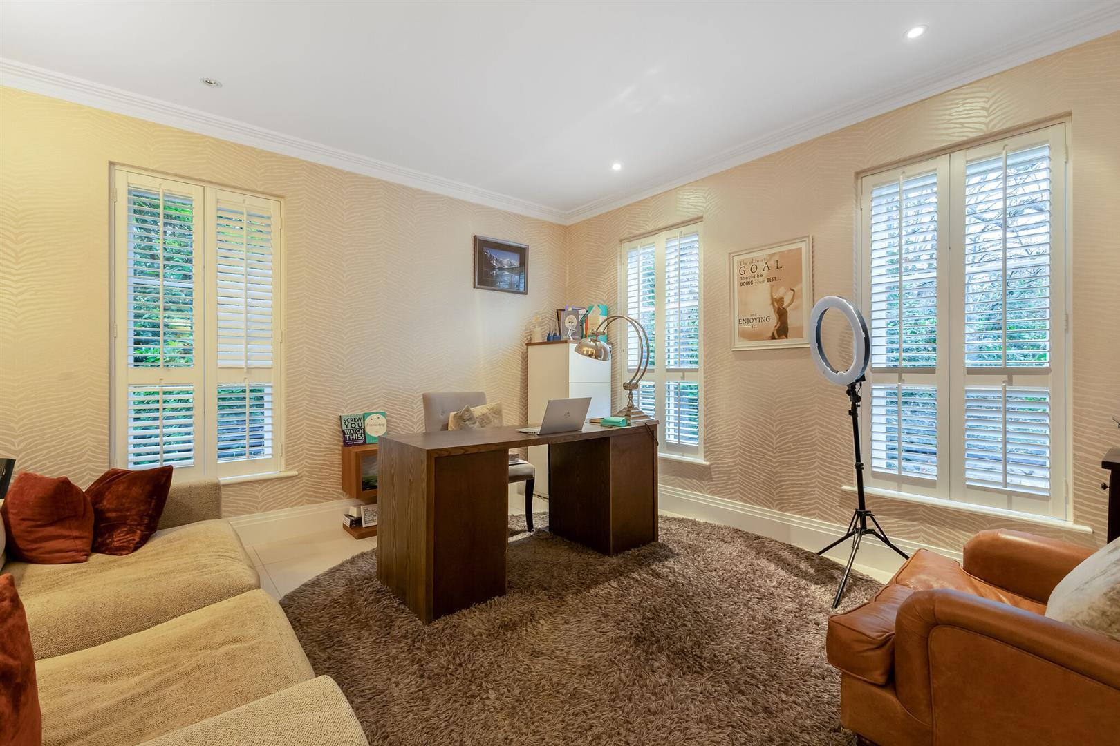 Property Image 0ec9193c-d0d9-4bc3-87b1-d462d461a593