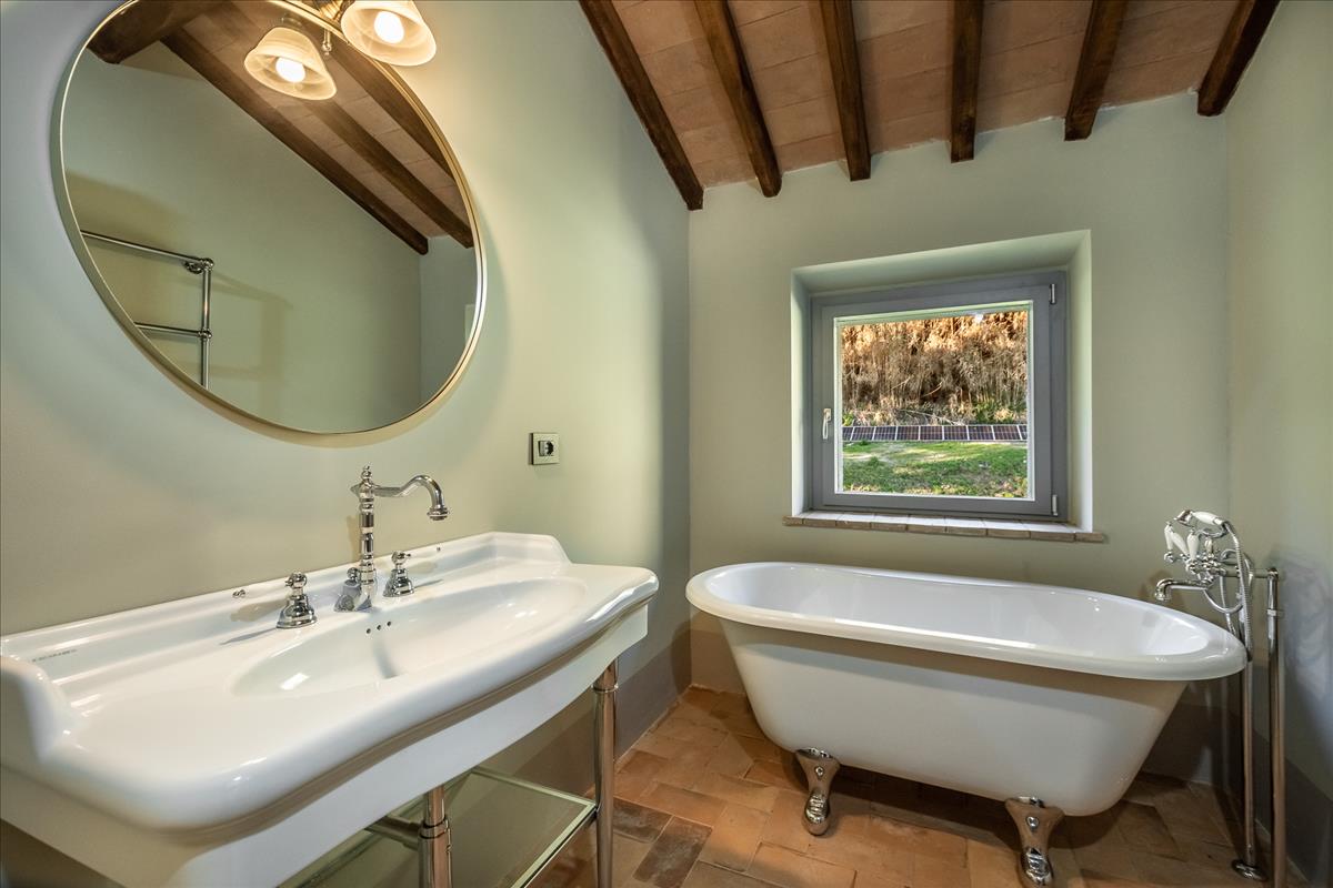 Property Image 0ee672d3-e1c9-449c-9bed-2b49e824b5c4