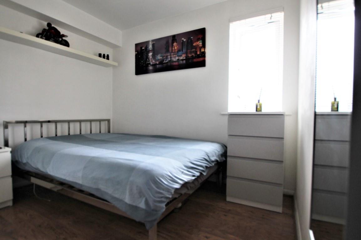 Property Image 0ef9d002-92c0-4903-8d51-a89ad932f237