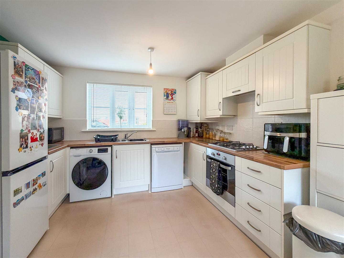 Property Image 0f01af98-0c87-481e-9778-d99746ac464f