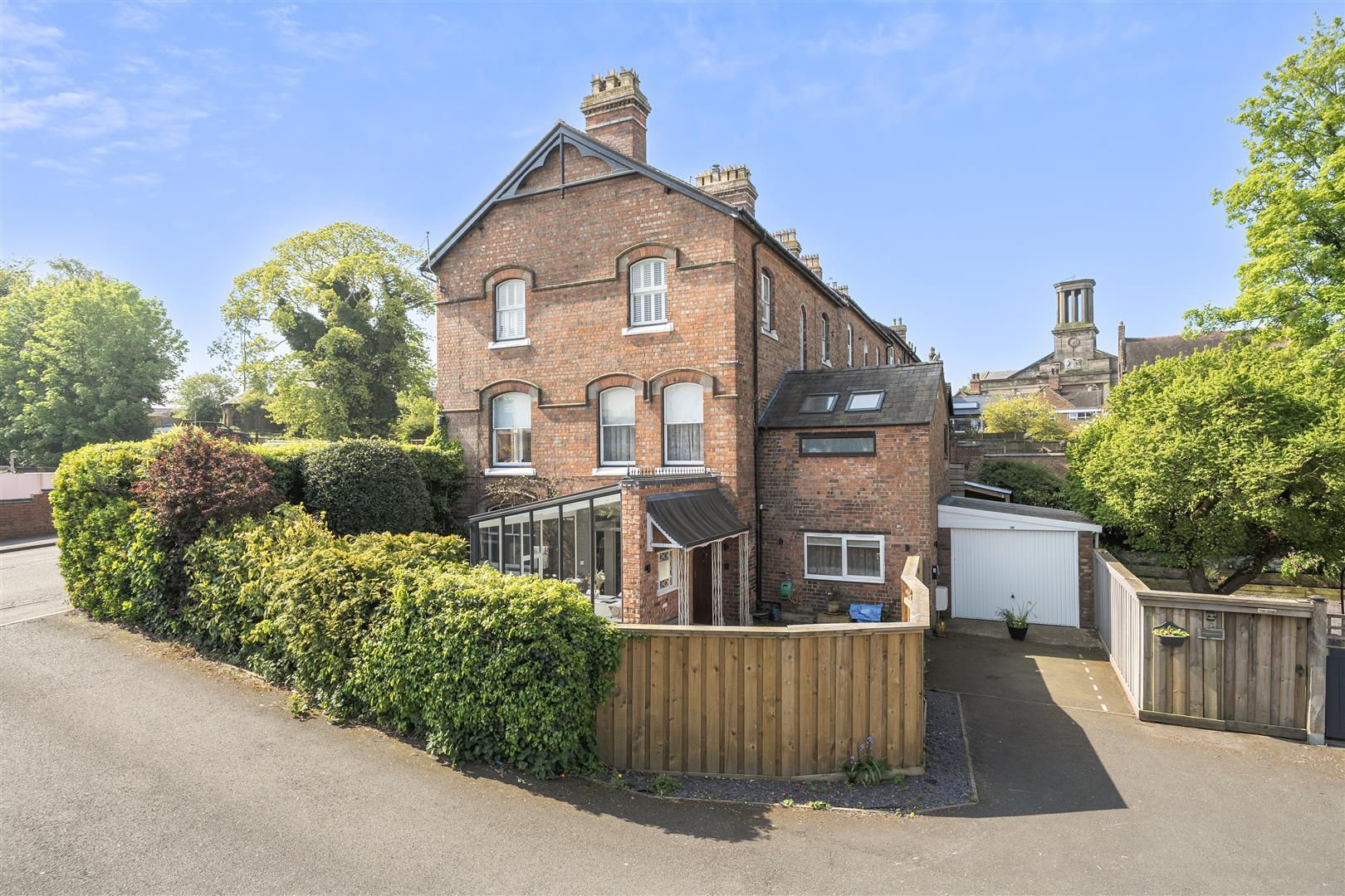 Property Image 0f022e10-e78f-48f4-98d8-102b79d355d6