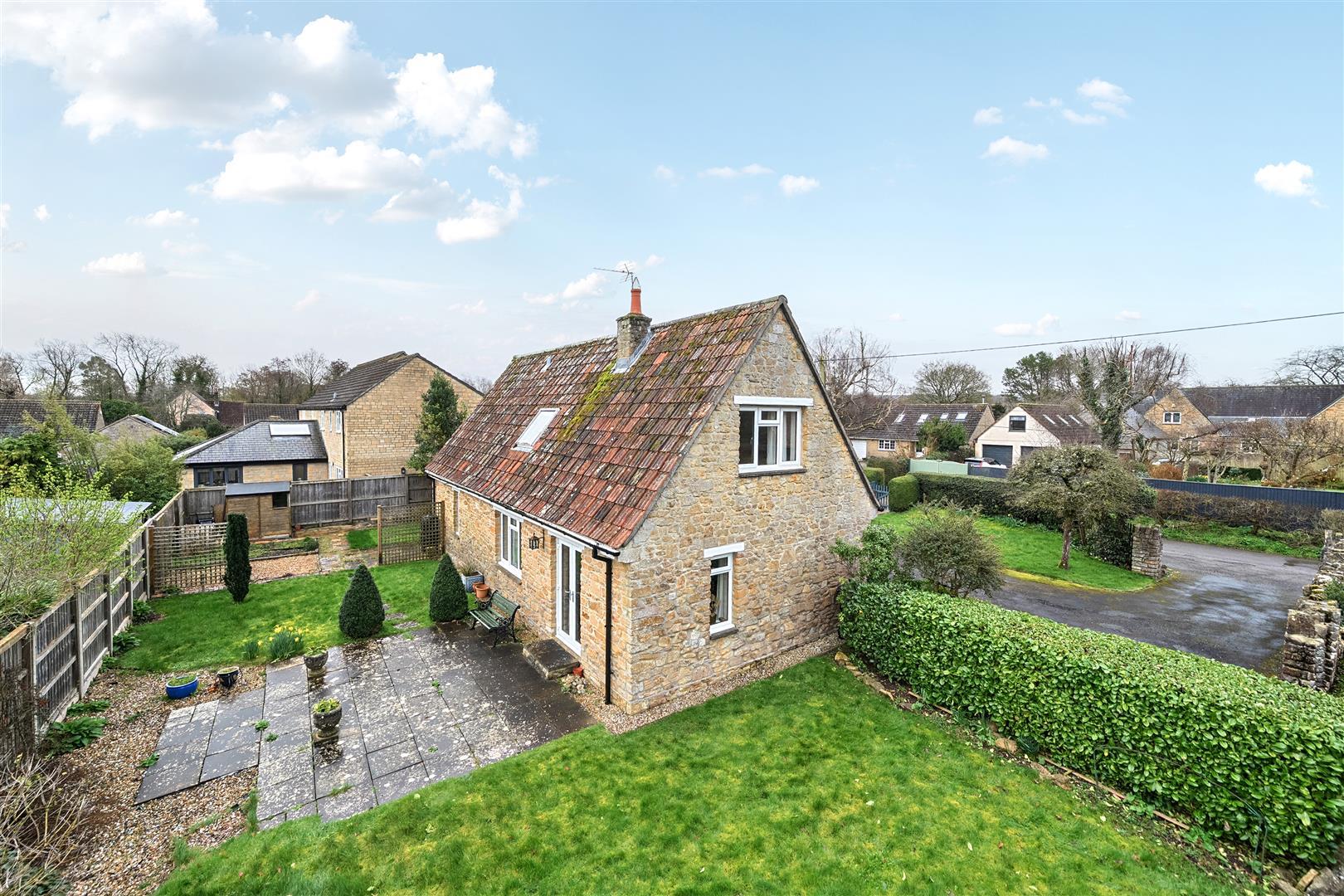 Property Image 0f0c1b4f-17f5-4d69-b7b3-6f9eb0f7def3