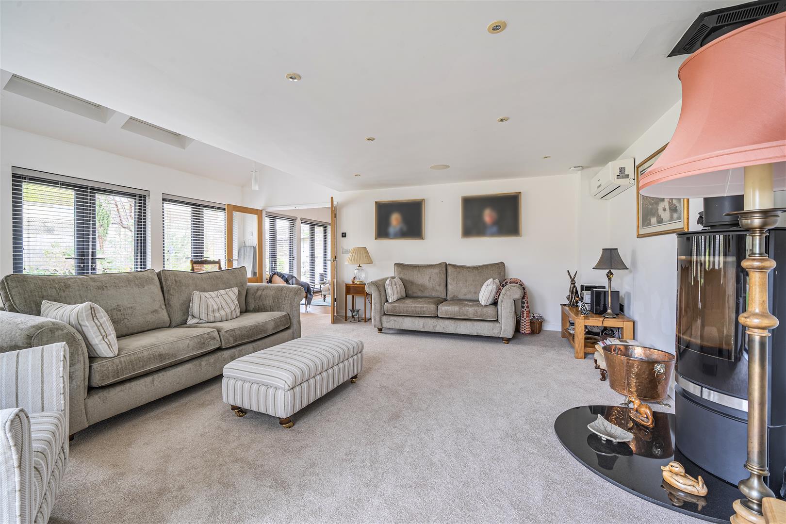 Property Image 0f33c22e-74df-4389-b1ff-77f27cbd1612
