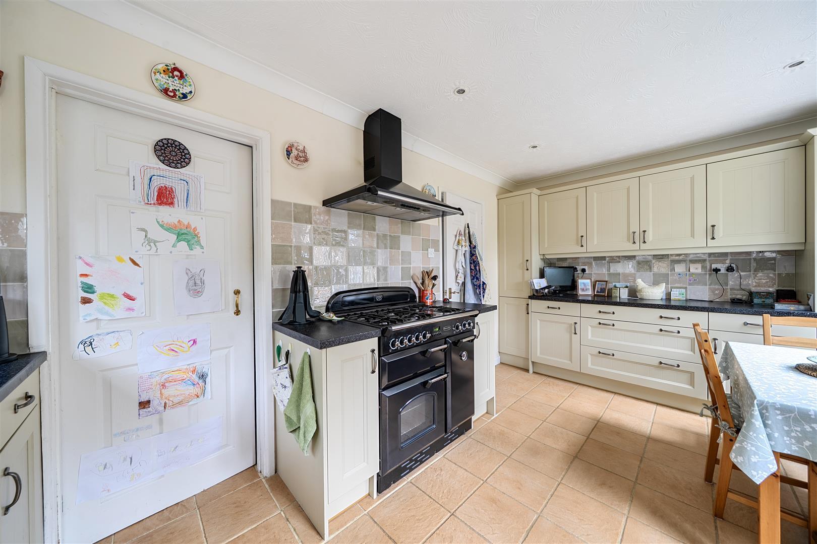 Property Image 0f3fdc0b-ba66-49e0-afbf-790b613cc7ce