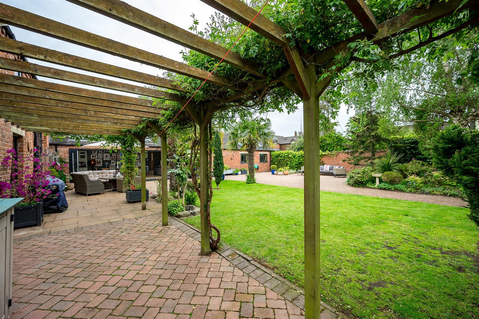 Property Image 0f6611de-9829-4517-ba36-285fc3c3d7b8