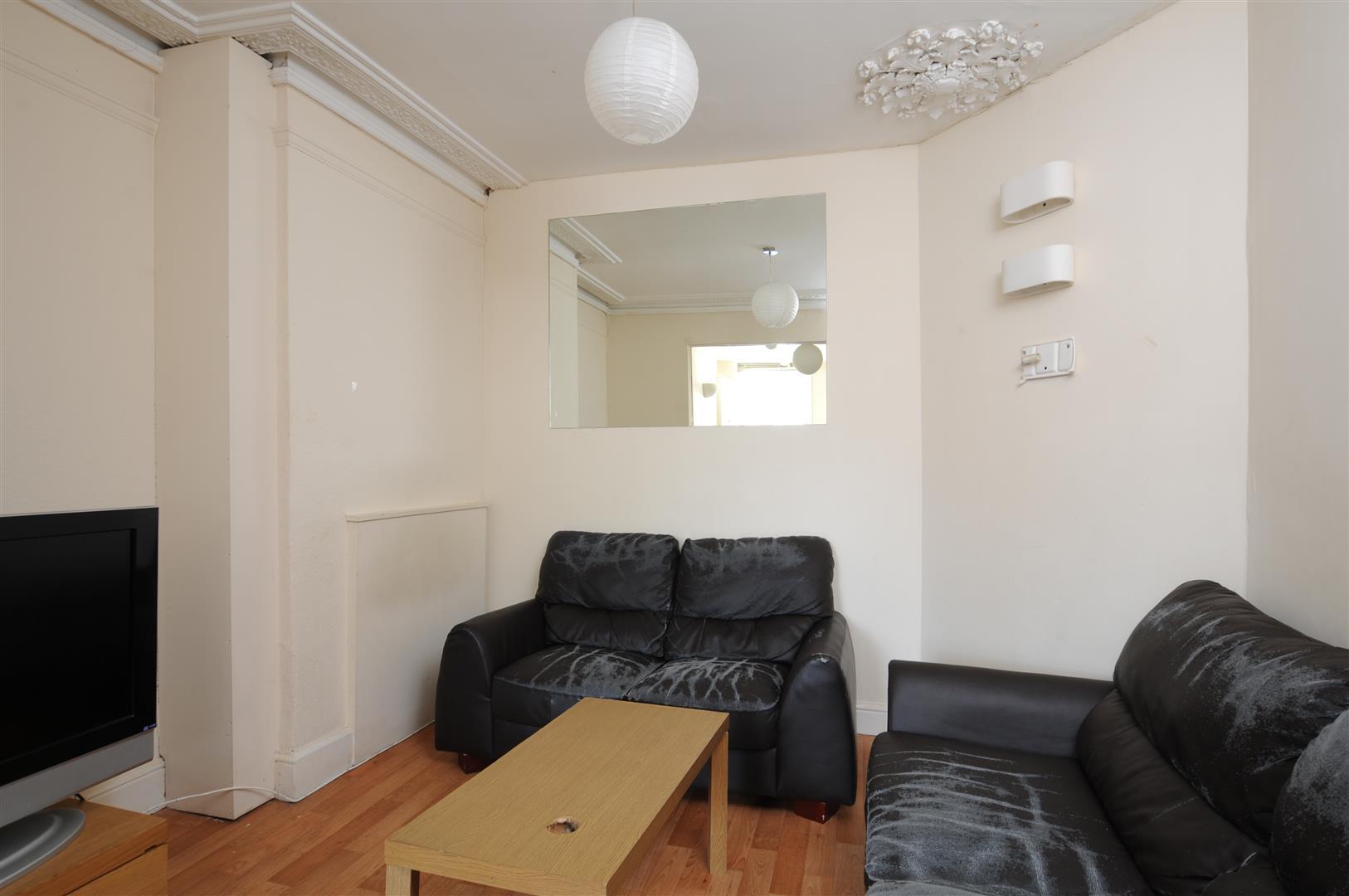 Property Image 0f688788-c080-4d58-b474-4950c995012b