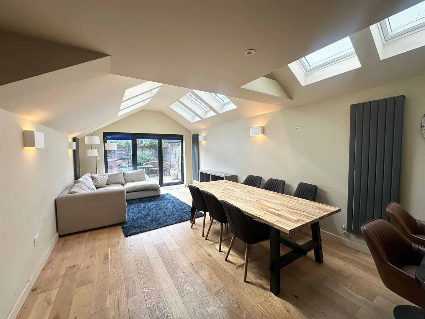 Property Image 0f77856f-e574-402a-acd7-23fb38b91bd4