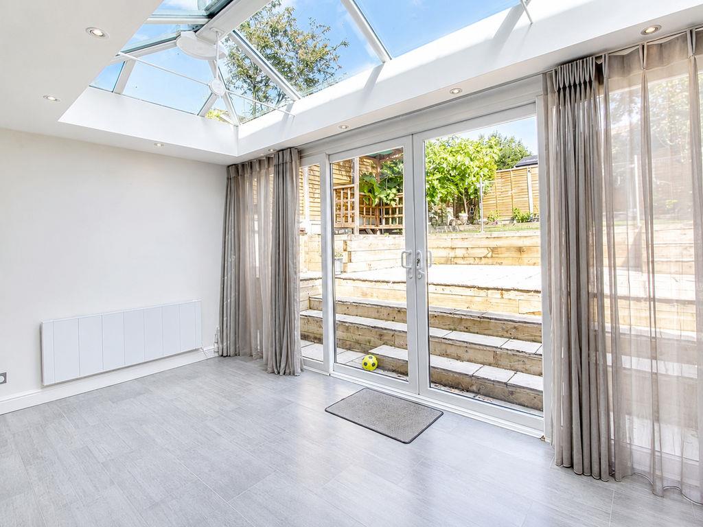 Property Image 0f781f95-9bff-4dcf-a04d-93e9d2cff46b