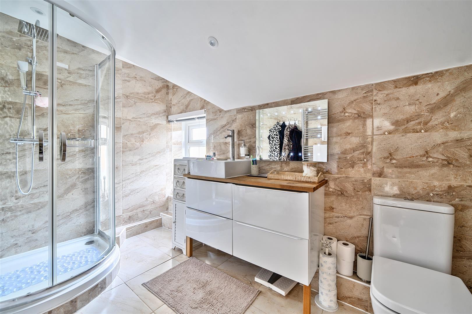 Property Image 0f954ba3-632c-44d9-bf14-b7a2a6d057a7
