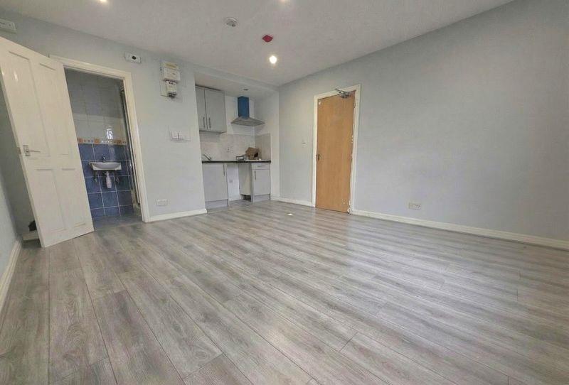 Property Image 0fad9bf3-bb41-43ee-a0c1-f04055a2fda8