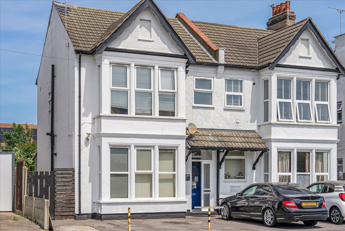 Property Image 0fb3b9e6-a8d9-452e-8a56-0d533d4954c0